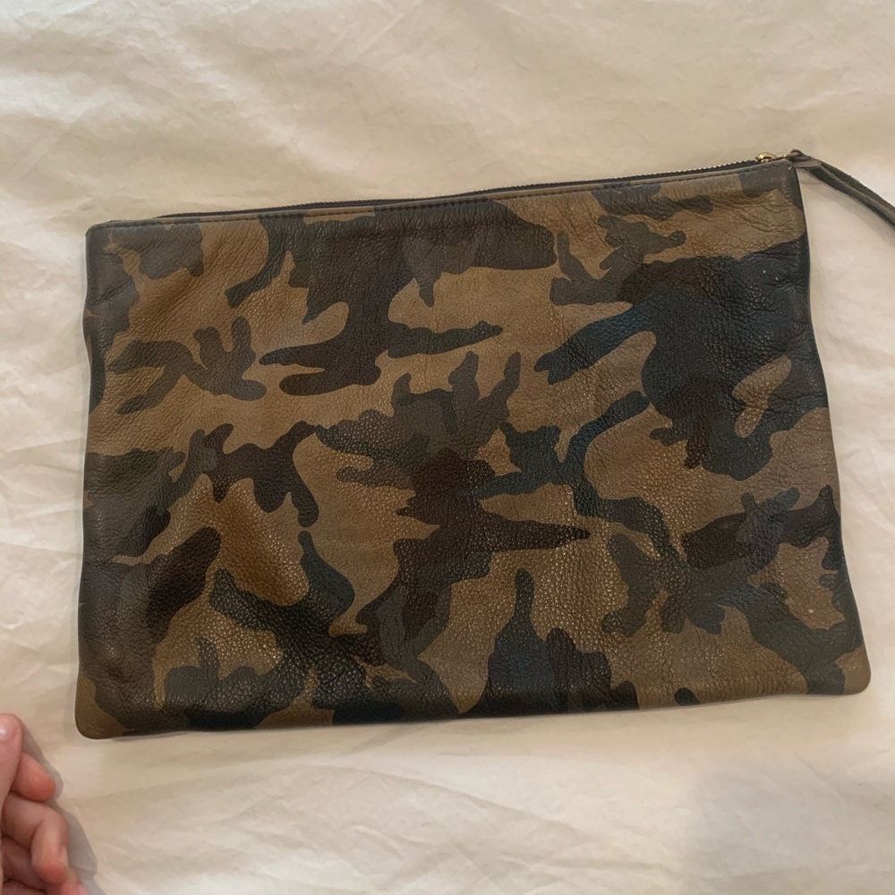 Not rational cameo clutch